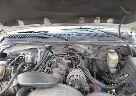 2002 Chevrolet Silverado 1500 Ls z USA, uszkodzony, nr VIN 2GCEK19V321324703